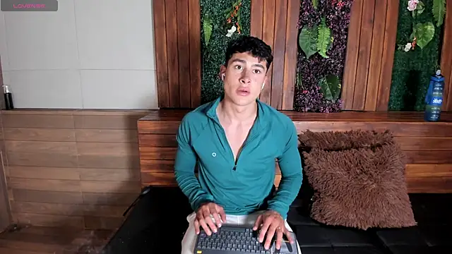 AustinJones  online show from January 10, 7:26 pm