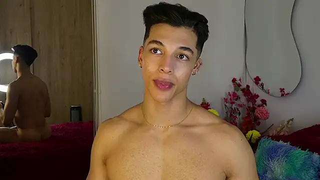 Troye Williams online show from April 2, 1:58 am