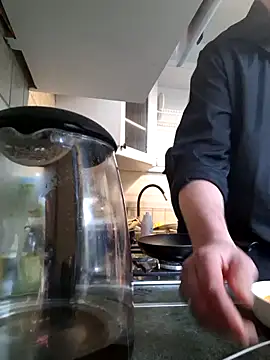 Snapshot of RimMasterAndYourJuice chatting on January 6, 7:12 am RimMasterAndYourJuice online show from January 6, 7:12 am