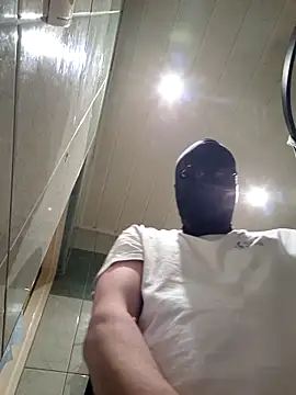 Snapshot of RimMasterAndYourJuice chatting on April 5, 10:18 pm RimMasterAndYourJuice online show from April 5, 10:18 pm