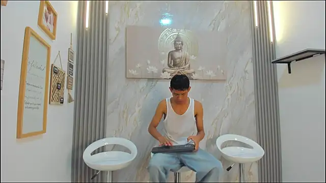 BEAUTY BOYS1 online show from December 18, 7:14 am