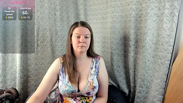 MiaLores online show from November 4, 9:08 am