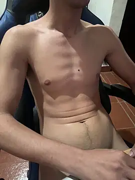 Snapshot of Chacal43 chatting on October 17, 5:21 am Chacal43 online show from October 17, 5:21 am