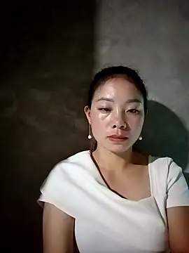 Snapshot of milo123-xx chatting on October 30, 7:32 am milo123-xx online show from October 30, 7:32 am