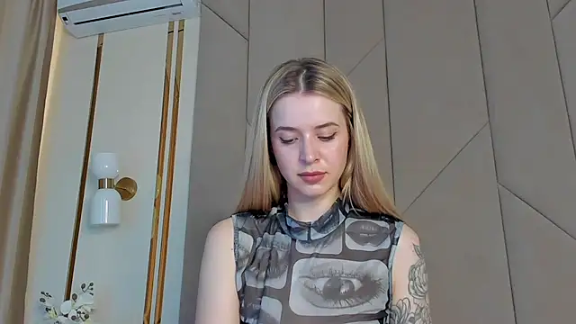 Snapshot of Touch_me chatting on September 19, 2:40 pm Touch me online show from September 19, 2:40 pm