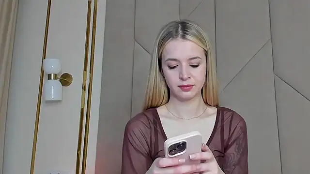 Snapshot of Touch_me chatting on January 9, 5:15 pm Touch me online show from January 9, 5:15 pm