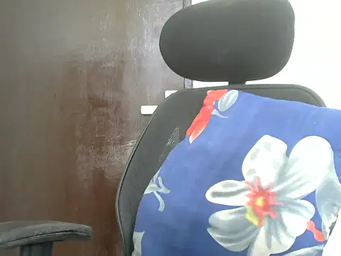 Snapshot of CuteMahii chatting on September 13, 4:34 am CuteMahii online show from September 13, 4:34 am