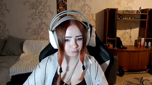 PansyBorriello online show from September 21, 4:19 pm