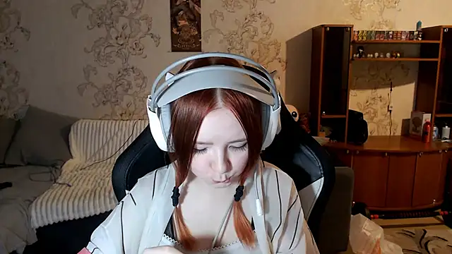 PansyBorriello online show from September 24, 4:10 pm