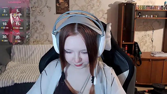 PansyBorriello online show from October 4, 4:16 pm