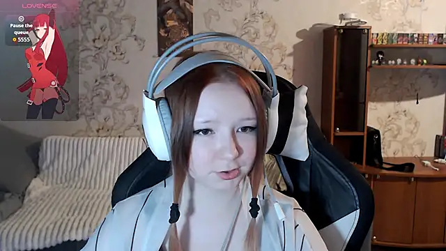 PansyBorriello online show from October 6, 4:15 pm