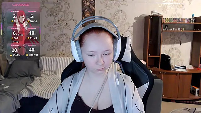 PansyBorriello online show from October 18, 3:46 pm