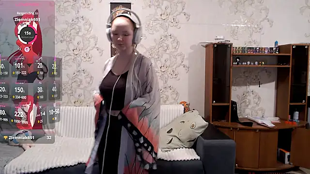 PansyBorriello online show from October 28, 4:09 pm