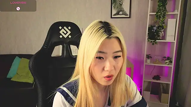 Aisi 18 online show from February 3, 12:20 am