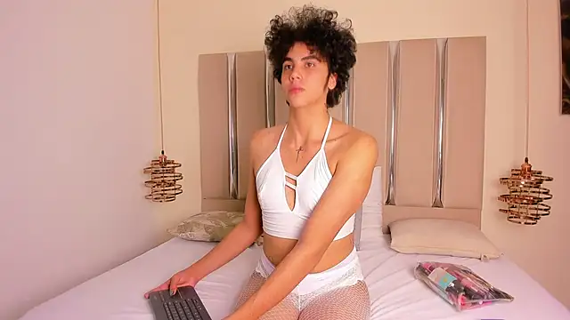 KheylerTomphson online show from September 10, 11:43 am