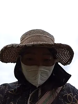 Snapshot of _Helala_ chatting on September 24, 8:50 am Helala online show from September 24, 8:50 am