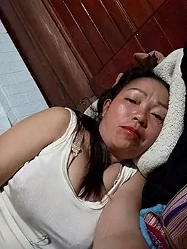 Snapshot of _Helala_ chatting on October 10, 10:09 pm Helala online show from October 10, 10:09 pm