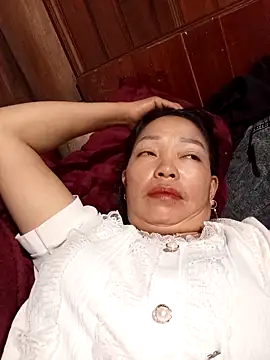 Snapshot of _Helala_ chatting on October 16, 12:44 am Helala online show from October 16, 12:44 am