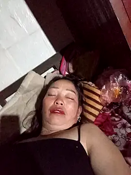 Snapshot of _Helala_ chatting on October 22, 5:45 pm Helala online show from October 22, 5:45 pm