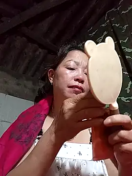 Snapshot of _Helala_ chatting on October 24, 9:11 pm Helala online show from October 24, 9:11 pm