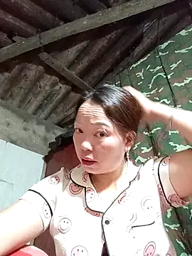 Snapshot of _Helala_ chatting on October 31, 11:39 pm Helala online show from October 31, 11:39 pm