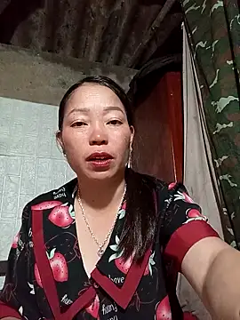 Snapshot of _Helala_ chatting on November 1, 11:45 am Helala online show from November 1, 11:45 am