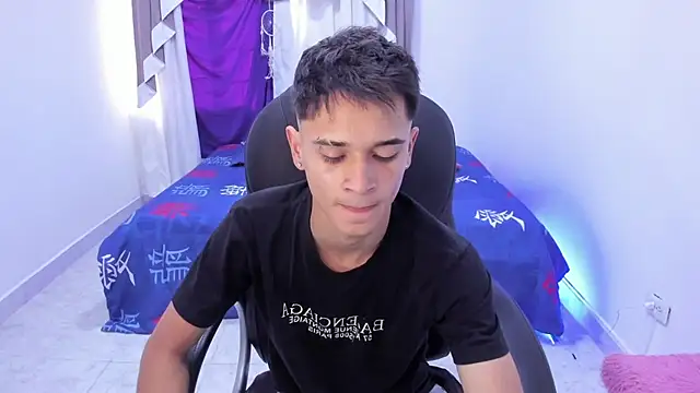 Aron Boyy online show from October 22, 7:35 pm