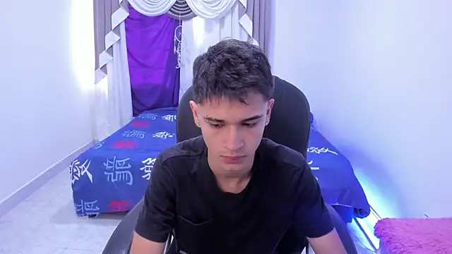 Aron Boyy online show from October 23, 7:45 pm