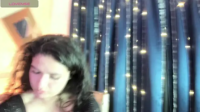 Snapshot of Valery_Brand chatting on April 14, 12:11 pm Valery Brand online show from April 14, 12:11 pm
