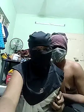 crazcy-couples online show from September 8, 3:33 pm