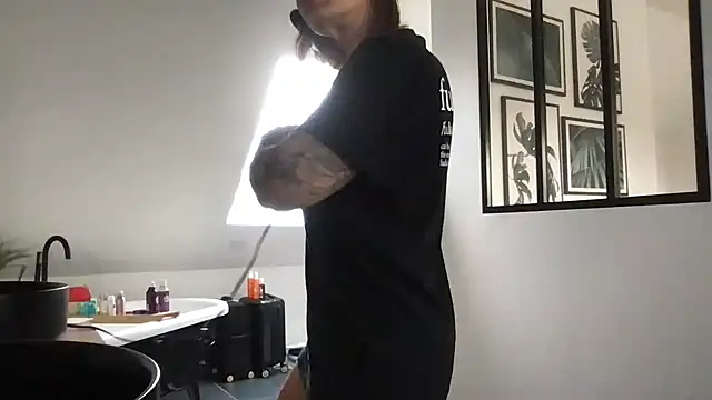 AmyStone   online show from March 31, 8:48 am