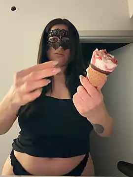 0gece0 online show from March 22, 6:22 pm