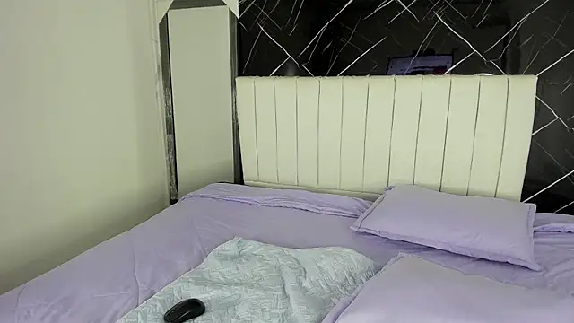 Snapshot of shirley_hott chatting on October 7, 2:25 pm shirley hott online show from October 7, 2:25 pm