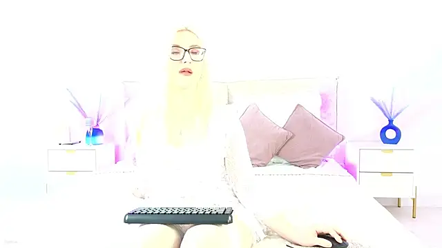 Jules night online show from October 11, 9:46 pm