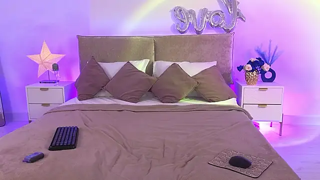 Snapshot of Jules_night chatting on March 12, 9:10 pm Jules night online show from March 12, 9:10 pm