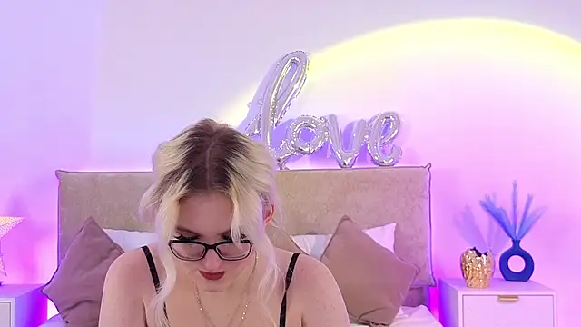 Snapshot of Jules_night chatting on March 19, 9:30 pm Jules night online show from March 19, 9:30 pm