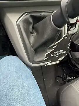 julienCr7 online show from April 13, 6:19 am