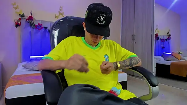 Nascary Fox online show from December 22, 7:33 pm