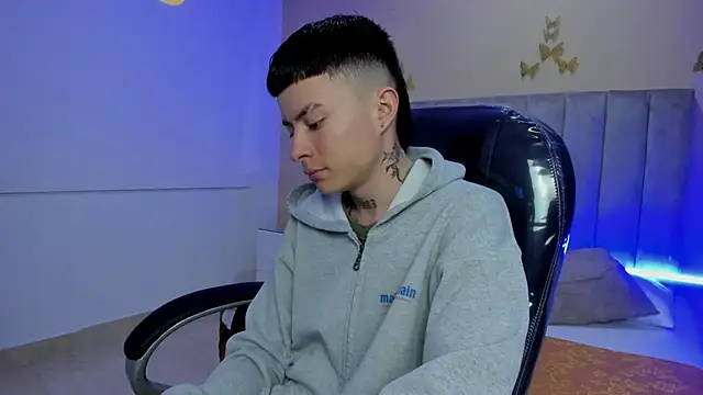 Nascary Fox online show from March 6, 8:05 pm