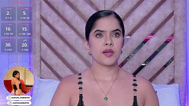 Snapshot of Martina-Roberts- chatting on April 6, 4:32 am Martina-Roberts- online show from April 6, 4:32 am