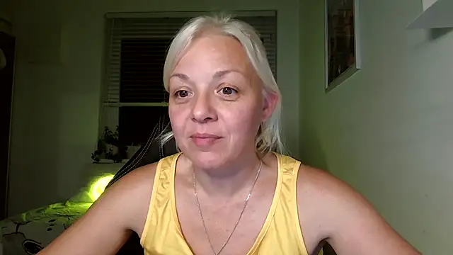 Snapshot of Linsy_Kim chatting on September 17, 5:58 pm Linsy Kim online show from September 17, 5:58 pm