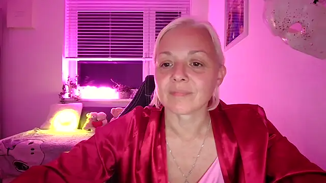 Snapshot of Linsy_Kim chatting on September 18, 6:10 pm Linsy Kim online show from September 18, 6:10 pm