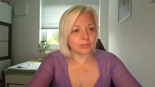 Snapshot of Linsy_Kim chatting on October 2, 5:47 am Linsy Kim online show from October 2, 5:47 am