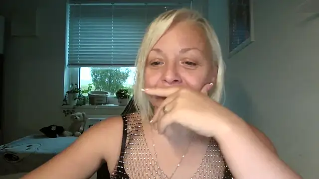 Snapshot of Linsy_Kim chatting on October 7, 5:37 am Linsy Kim online show from October 7, 5:37 am