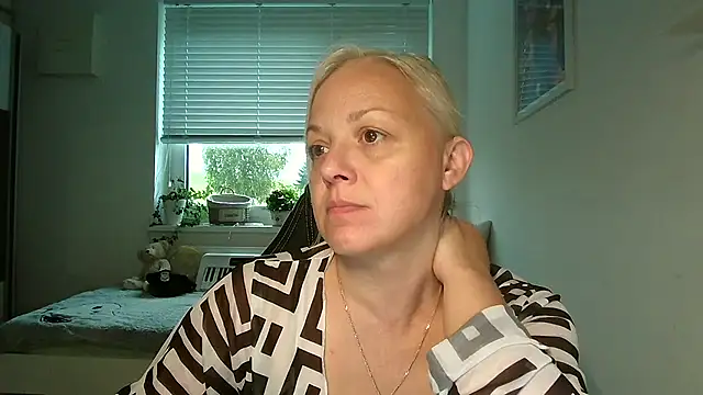 Snapshot of Linsy_Kim chatting on October 9, 6:11 am Linsy Kim online show from October 9, 6:11 am