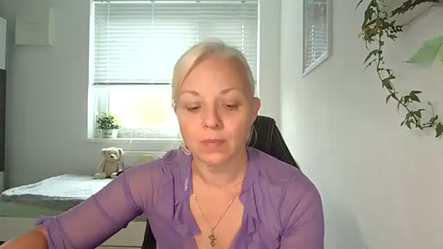 Snapshot of Linsy_Kim chatting on October 15, 6:46 am Linsy Kim online show from October 15, 6:46 am