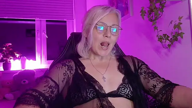 Linsy Kim online show from March 1, 8:44 pm