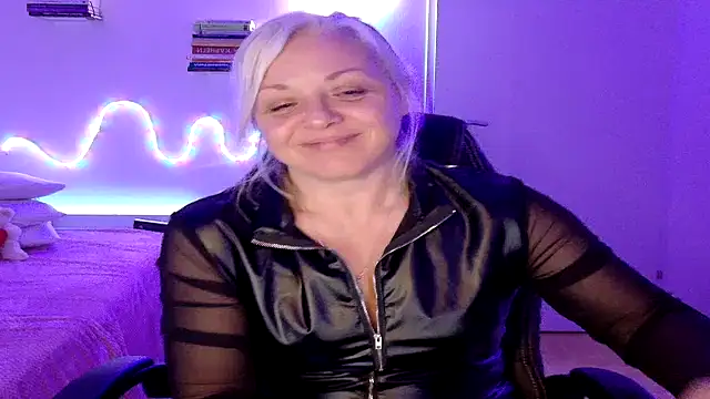 Linsy Kim online show from March 26, 10:04 pm