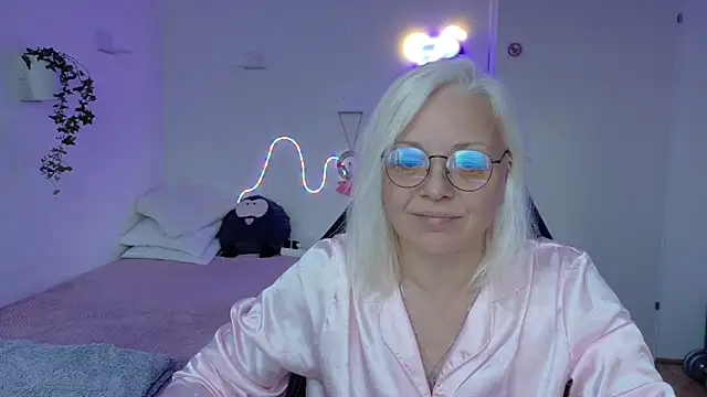 Linsy Kim online show from May 12, 5:54 pm