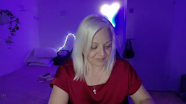 Linsy Kim online show from May 13, 9:55 pm